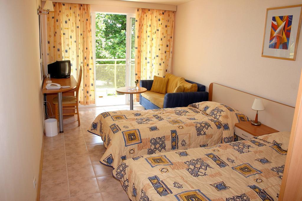 Hotel Orhidea Албена Номер фото